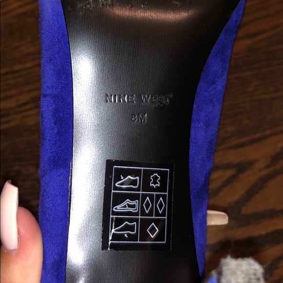 Suede blue pumps - Picture 3 of 3